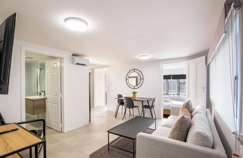Grey Lynn Apartment | Riches Serendipity Home with Parking