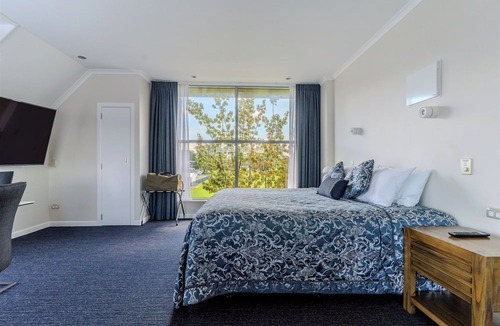 Hamilton Hotel | Hamilton Motel 2025 Limited
