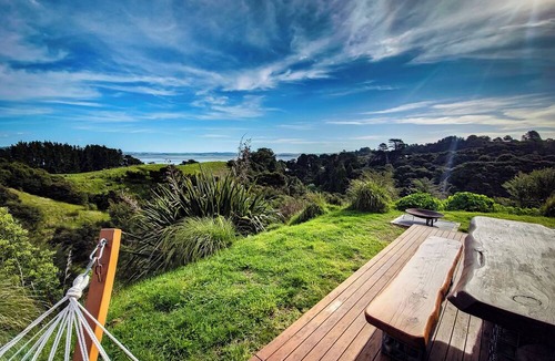 Te Mata House | Luxury off-grid rural retreat with harbour views - 24 acres all to yourself!