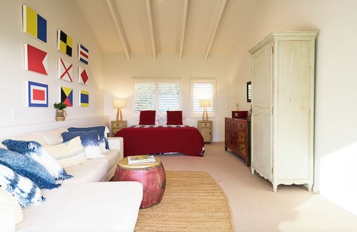 Ostend Villa | Calypso pool Villa Waiheke Island