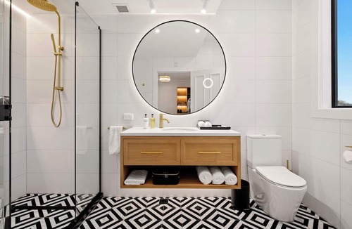 Cambridge Hotel | The Clements Hotel