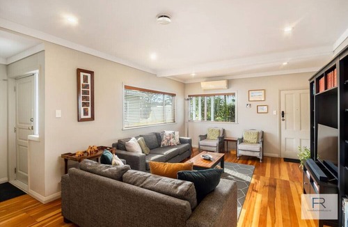 Point Chevalier House | Peaceful Point Chev home
