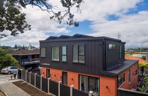 Hillsborough House | Sensational Seaview Home