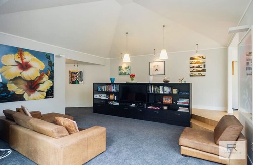 Westmere House | Westmere Poolside Retreat (by Furnished Rentals)