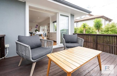 Forrest Hill House | Charming Home Forrest Hill