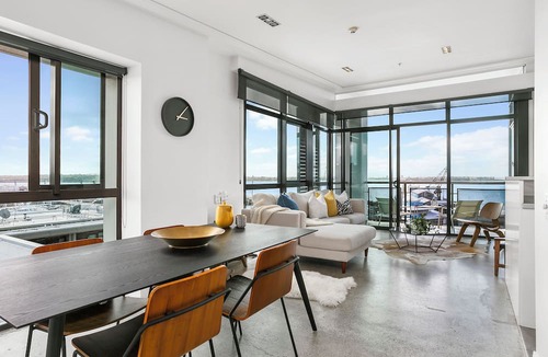 Auckland Central Business District Apartment | Customs Street Apartments by Urban Rest