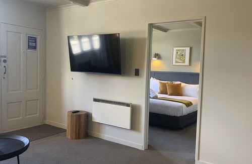 Merivale Hotel | The Elmwood Motel
