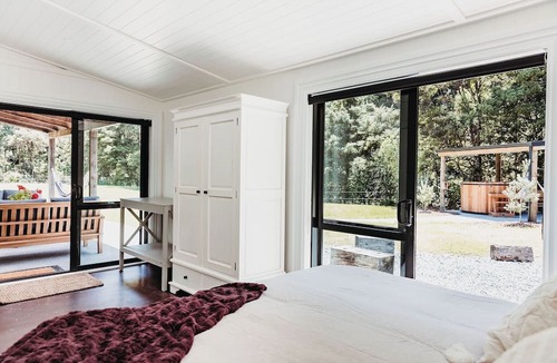 Warkworth Cabin | Hot Tub overlooking a waterfall, near beaches, vineyards, Matakana, Brick Bay