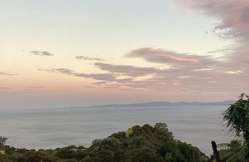Tuateawa House | Tui Heights- Serene Beach and Lush Bushland