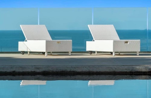 Campbells Bay House | Hampton on View, Luxury Clifftop in Campbells Bay