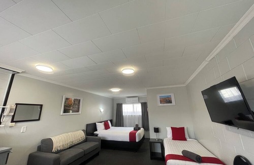 Kensington Hotel | Kensington Motel