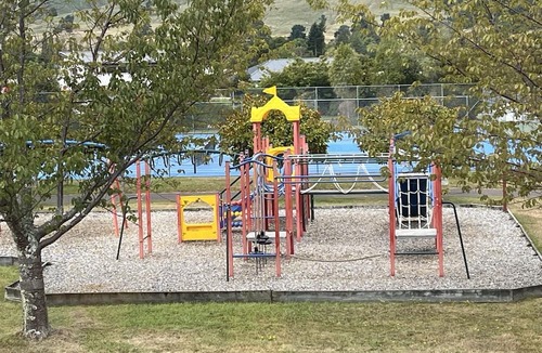 Kinloch House | This luxurious lake house has everything you need to create fun family memories.