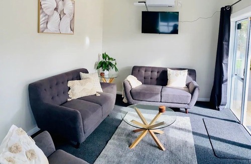 Petone House | Petone Beach - Entire Villa & Optional Sleep-Out