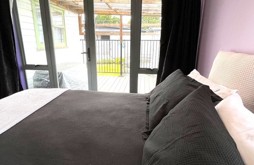 Mangakino House | Mango at the Lake sleeps 8