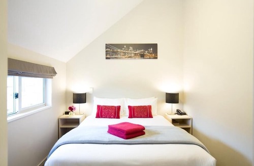 Upper Riccarton Hotel | Vita Nova Motel