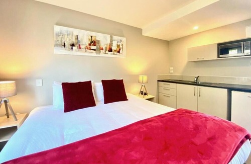 Upper Riccarton Hotel | Vita Nova Motel