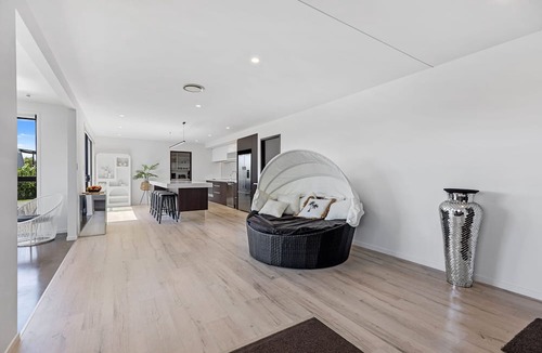 Papamoa Beach House | Sol Escape - Papamoa Beach Holiday Home
