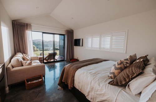 Waipu Cabin | Ahuru House a touch of Luxury - Kereu Room