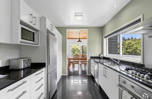 Pohara House | Bay Vista Retreat