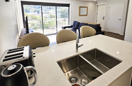 Wellington House | A newly built 3 Bedroom and Garage home at the city fringe!