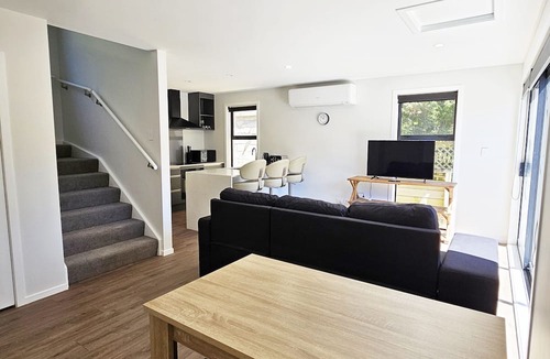 Wellington House | A newly built 3 Bedroom and Garage home at the city fringe!