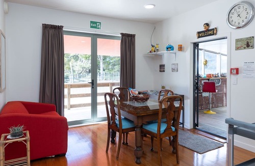 Oakura Bed & Breakfast | Tui Lodge