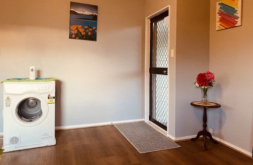 Ohinemutu House | Lake Side - Rotorua Town Central