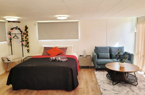Stanmore Bay Villa | The Gulf Red Vacation Home, Clean 2-bedroom