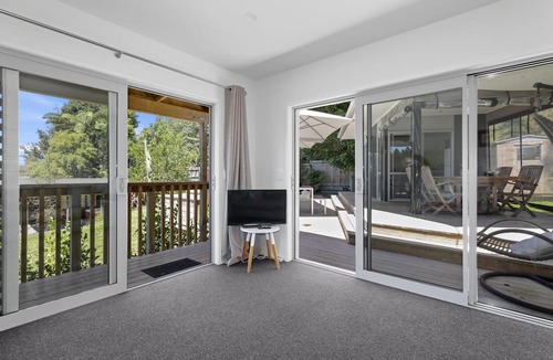 Lake Tarawera House | Kereru Rest - Quirky Two Bedroom Pod Style Lake House | Lake Tarawera