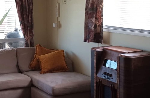 Karkari Peninsula Cottage | Classic Kiwi Bach.