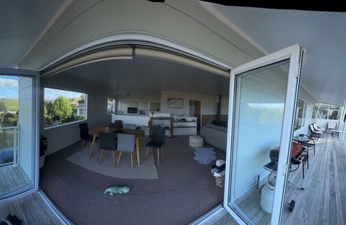 Cable Bay House | Breath taking views, lots of room for whole family/friends for fun in the sun