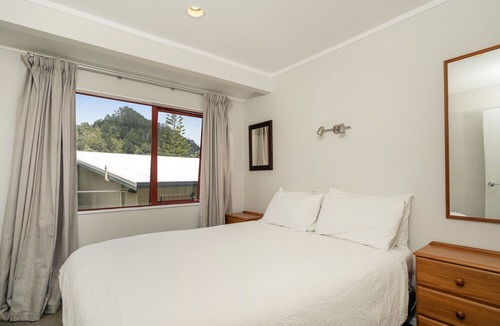 Pauanui House | Seascape Bach - Pauanui Holiday Home