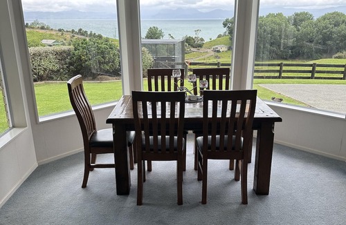 Whakatiwai House | SLICE OF HEAVEN IN KAIAUA WITH SEA VIEWS - BEACH & PARK WITHIN WALKING DISTANCE