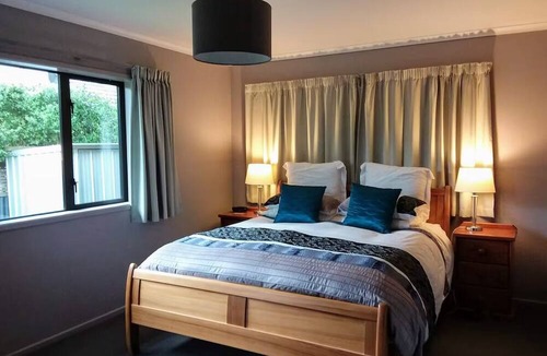 Whakatane House | Top Spot.