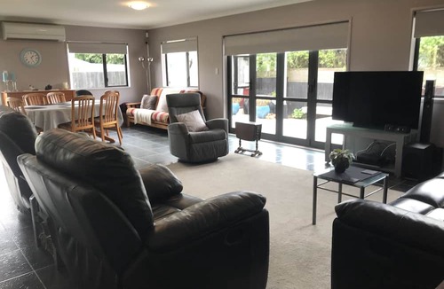 Whakatane House | Top Spot.
