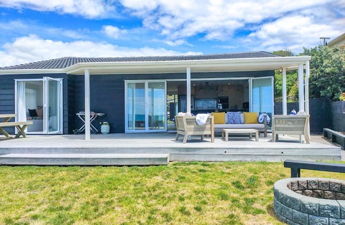 Pukehina House | Sunshine Paradise Beachfront