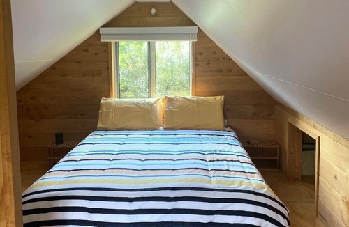 Whangaparapara Harbour Cabin | Creature comfort off the beaten track, Whangaparapara