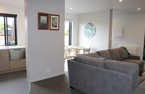 Waikanae Apartment | Chill on Trigg