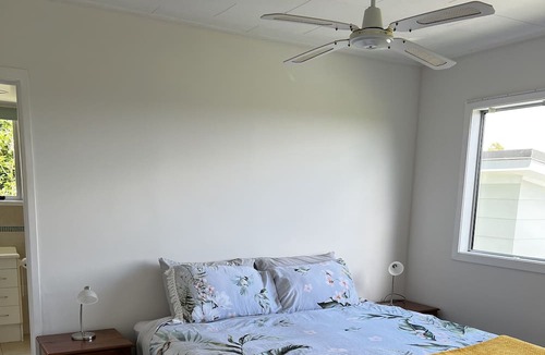 Haruru House | Sea views, 3 minutes drive to Paihia, 3 bed home