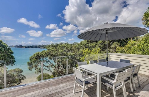 Oneroa Villa | Absolute Beachfront Oneroa