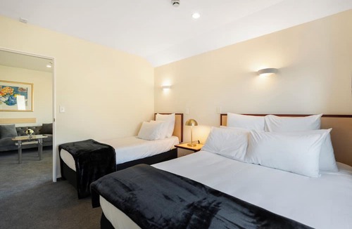 Riccarton Hotel | Daffodil Motel