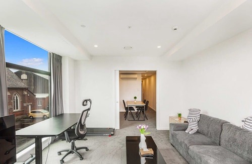 Mount Eden Apartment | Cozy apartment by Eden Park