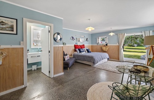 Whangamata House | Harbour View Cottage