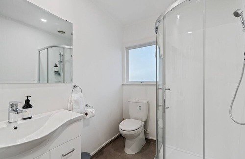 Mount Maunganui House | Central Mount Cottage