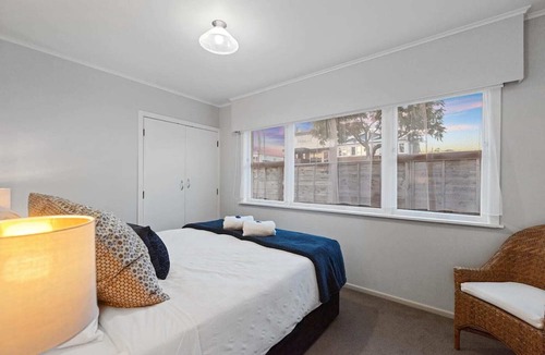 Mount Maunganui House | Central Mount Cottage