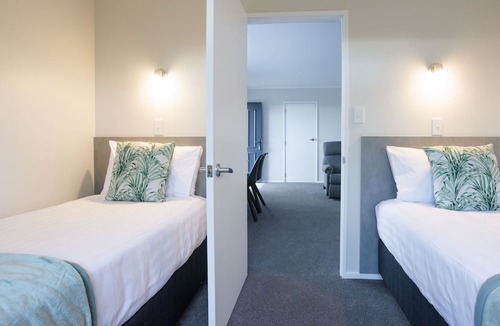 Woodhill Hotel | Bk's Pohutukawa Lodge