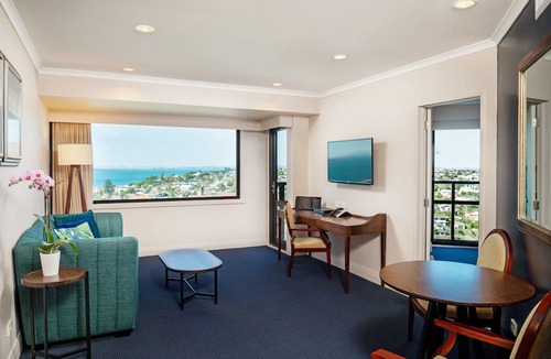 Takapuna Hotel | The Spencer Suites By Castle