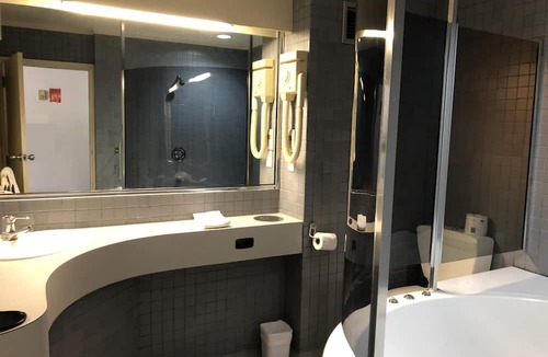 Hamilton North Hotel | Alcamo Hotel & Conference Centre