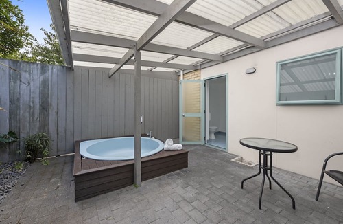 Fenton Street Hotel | Fenton Court Motel