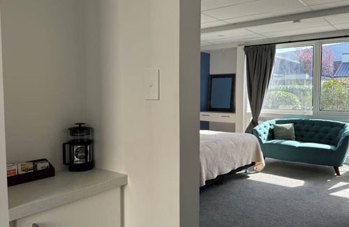 Merivale Hotel | Diplomat Motel